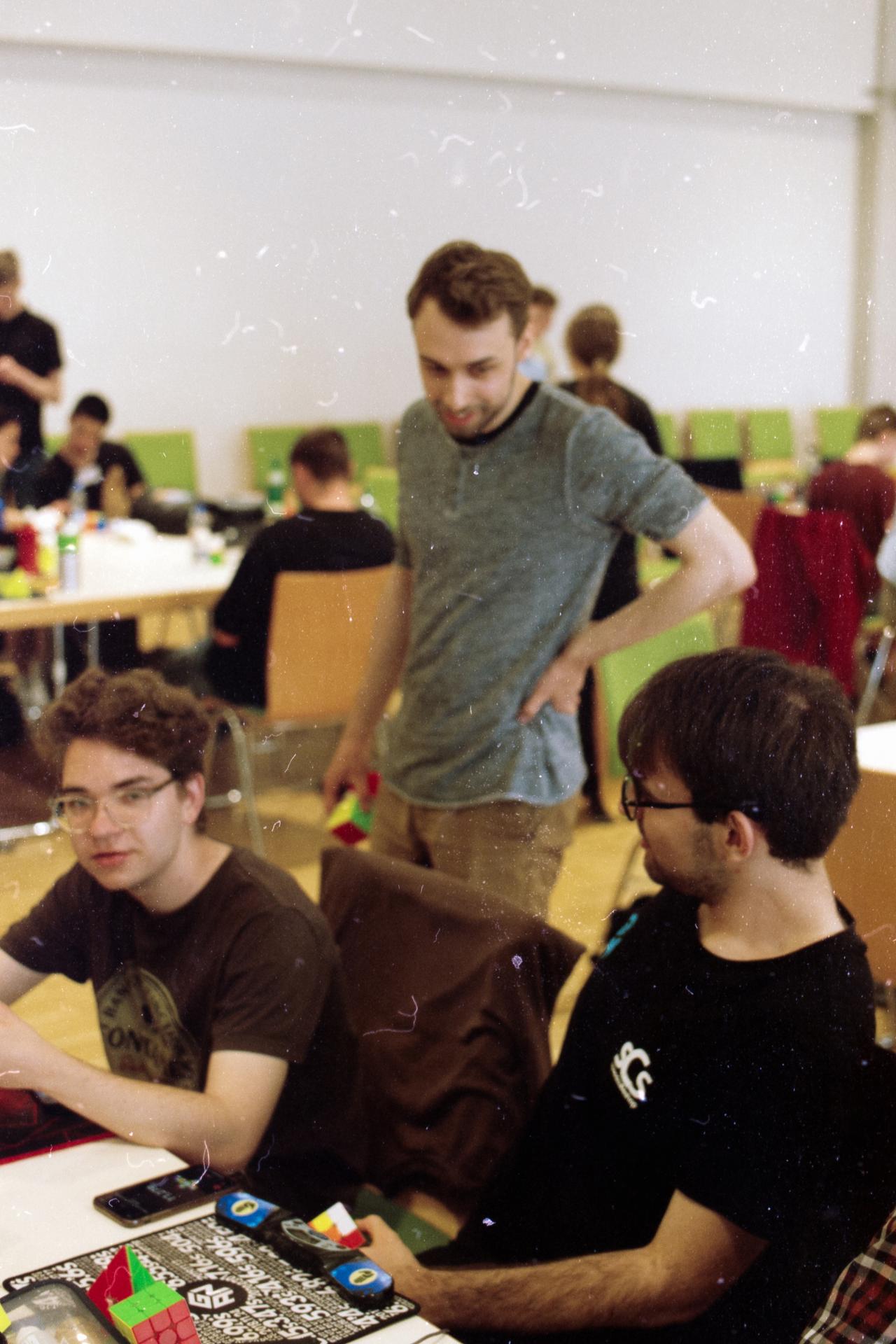 Thumbnail /2023 Comps/Hessen Open/kevin redet mit simon.jpg